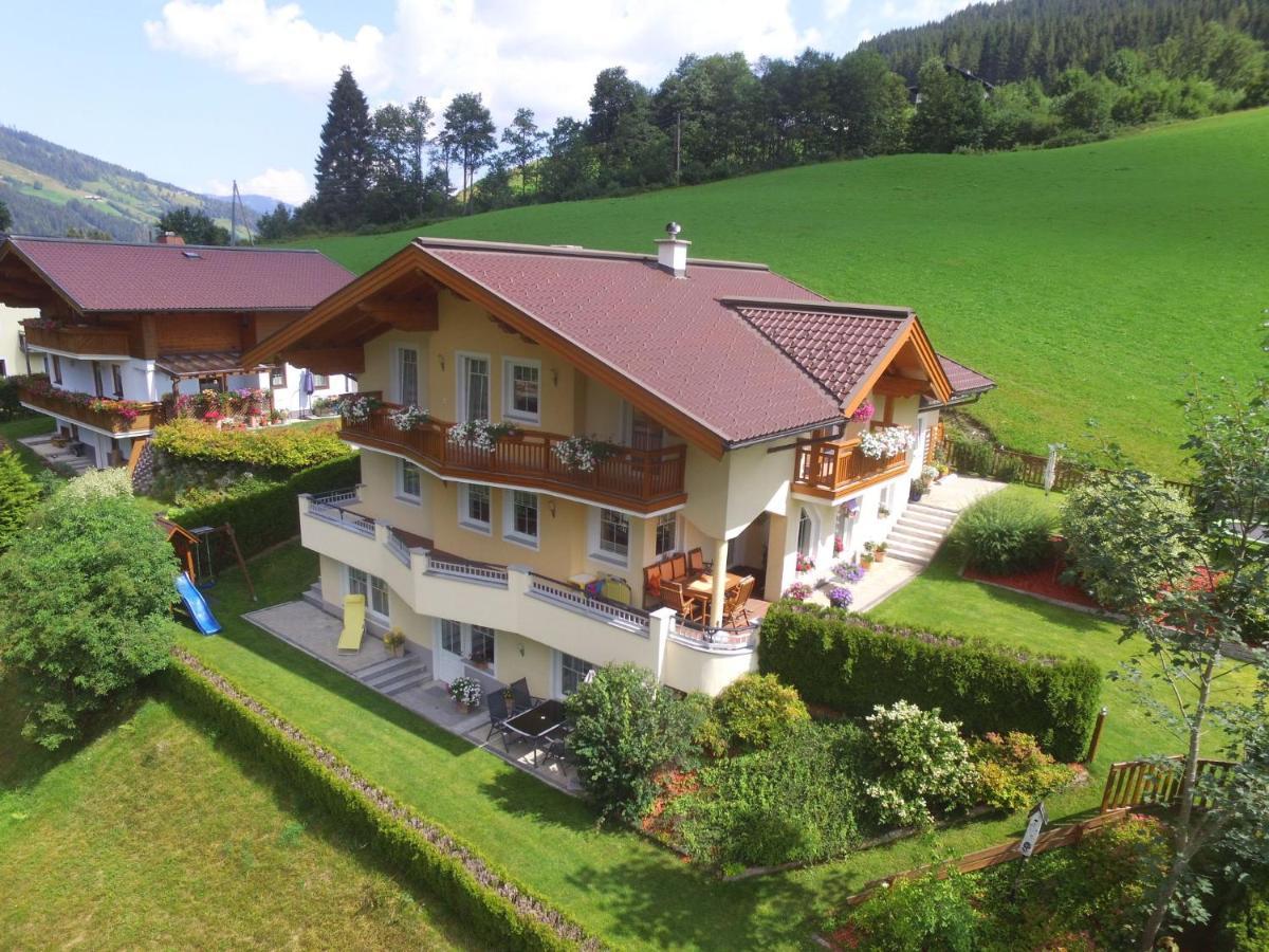 Modern Apartment in Salzburg with Terrace Kleinarl Exterior foto
